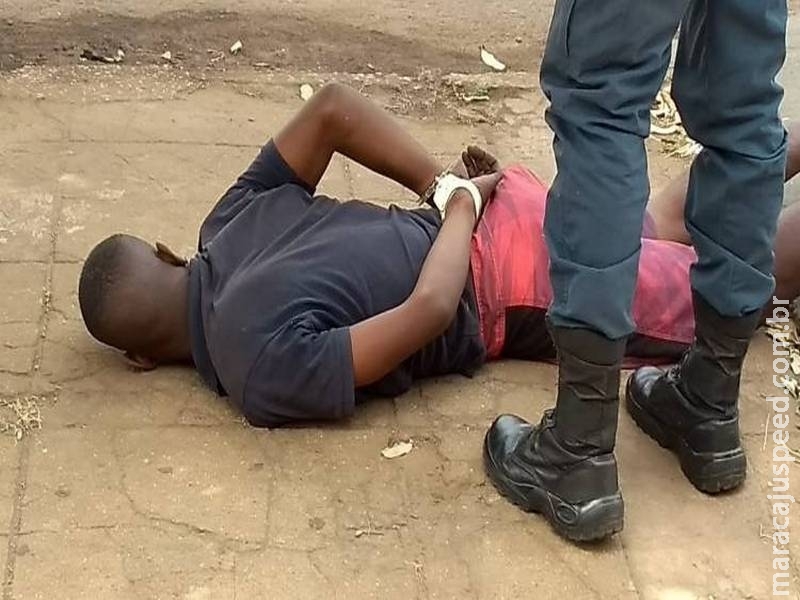 Ciclista tem celular roubado e grita por socorro Ciclista tem celular roubado e grita por socorro