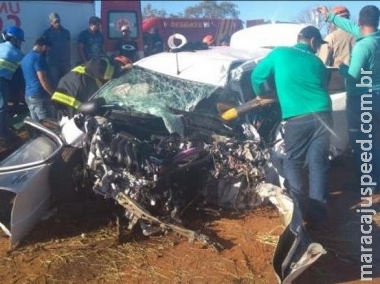 Colisão entre carro e ônibus mata criança e fere quatro na BR-262