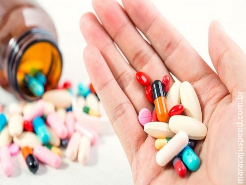Combinar antibióticos pode alterar sua eficácia Combinar antibióticos pode alterar sua eficácia
