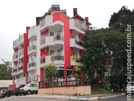 Família é achada morta e amarrada em apart-hotel em Florianópolis