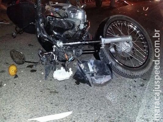 Furtou motocicleta, bateu de frente com caminhão na fuga e morreu na rodovia