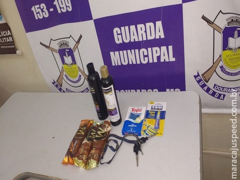 Guarda Municipal prende autora de furto em mercado Guarda Municipal prende autora de furto em mercado