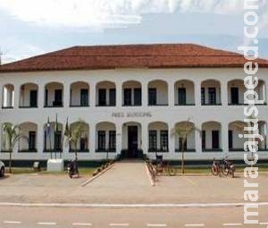 Há dez anos sem reajuste, servidores de Bela Vista cobram plano de carreiras na prefeitura Há dez anos sem reajuste, servidores de Bela Vista cobram plano de carreiras na prefeitura