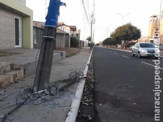 Homem perde o controle de Harley Davidson, bate em poste e morre Homem perde o controle de Harley Davidson, bate em poste e morre