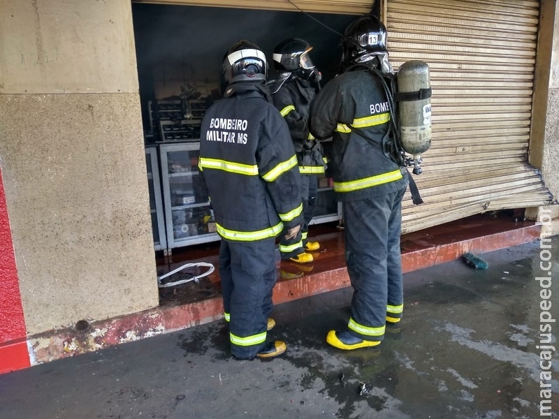 Incêndio atinge oficina de moto em Dourados Incêndio atinge oficina de moto em Dourados