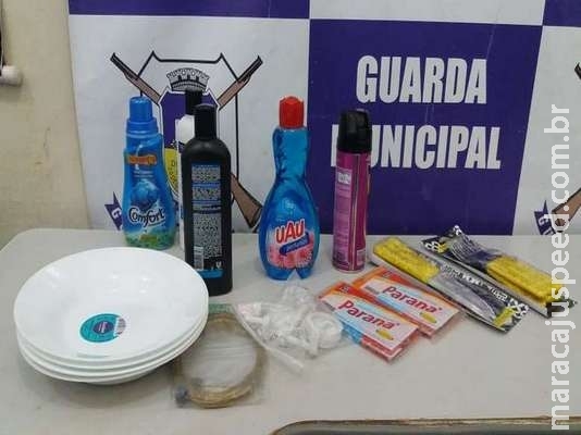Jovem é detido após furtar supermercado