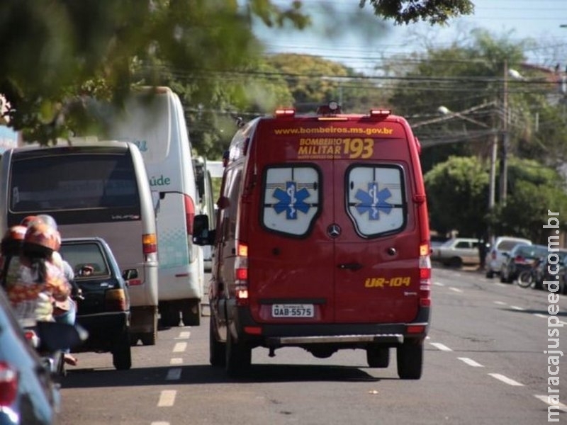 Ladrão derruba vítima idosa, que é socorrida com corte no rosto
