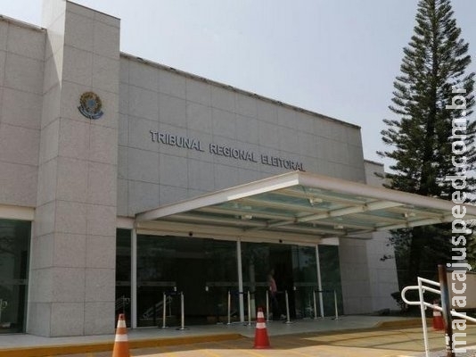 Lei eleitoral restringe contratações e transferências a partir deste sábado