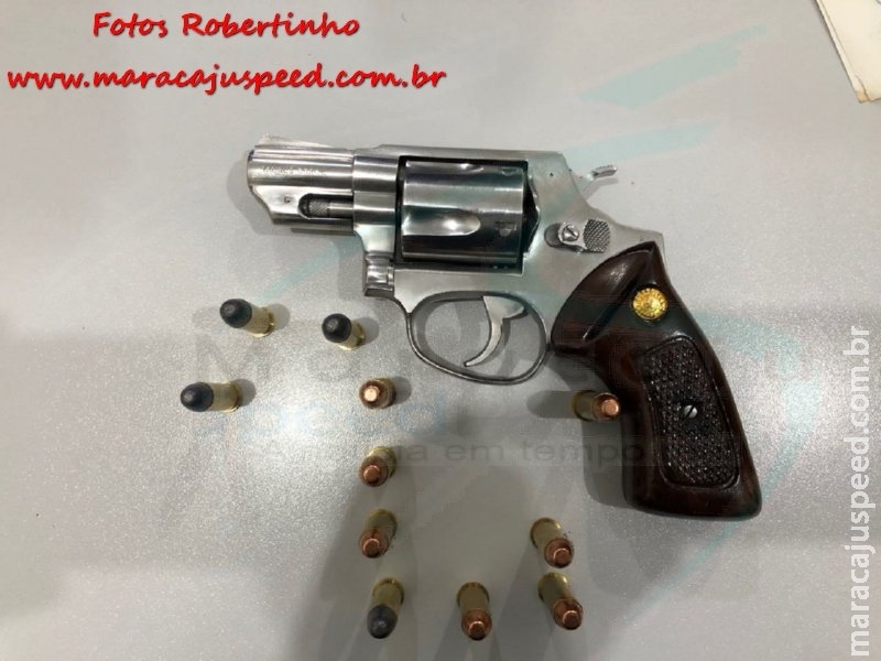 Maracaju: Homem é preso pela Polícia Militar por “Posse Irregular de Arma de Fogo de Uso Permitido” após esposa denuncia-lo por ameaça (violência doméstica) Maracaju: Homem é preso pela Polícia Militar por “Posse Irregular de Arma de Fogo de Uso Permitido” após esposa denuncia-lo por ameaça (violência doméstica)
