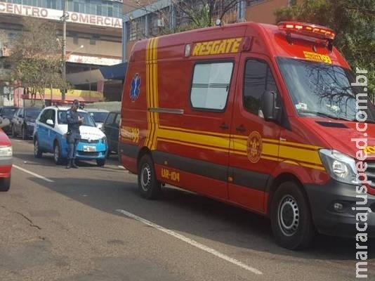 Mecânico tem mão prensada em equipamento e é resgatado pelos bombeiros Mecânico tem mão prensada em equipamento e é resgatado pelos bombeiros