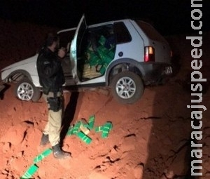 Motorista perde o controle e abandona carro carregado com maconha