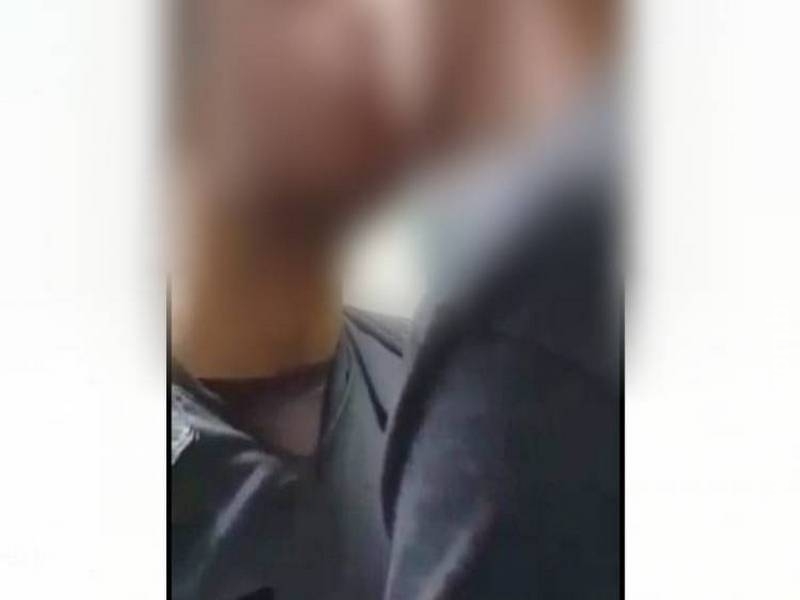 PM é filmado beijando outro homem e é ameaçado de morte PM é filmado beijando outro homem e é ameaçado de morte