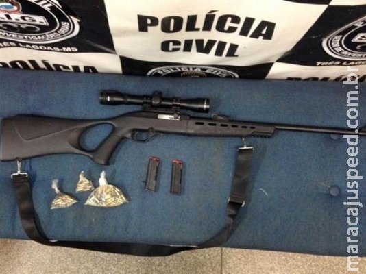 Polícia apreende arma de dupla denunciada por fazer tiro ao alvo em placas
