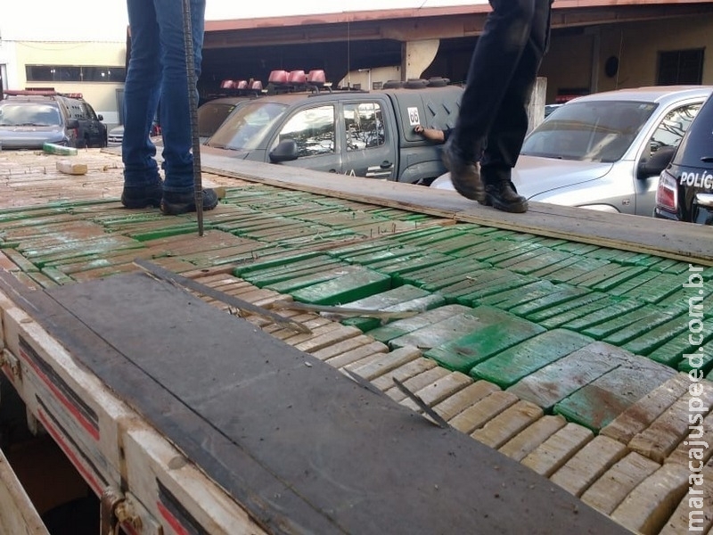 Polícia apreende caminhão com 810 kg de entorpecente