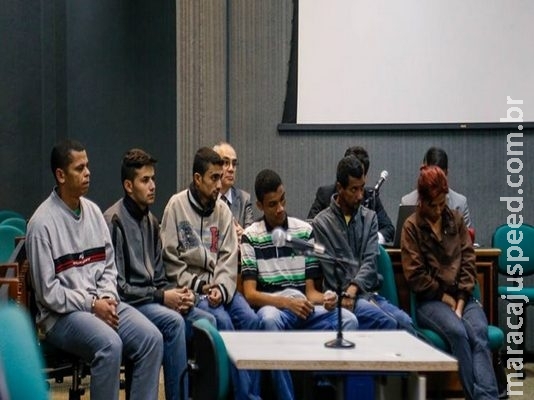 Polícia prende foragida que teria participado de decapitação após ‘tribunal do crime’