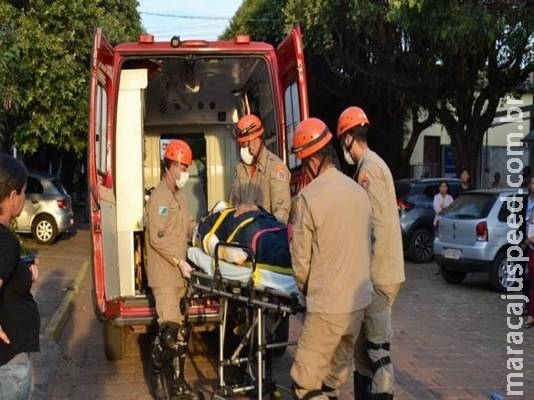 Policial fica ferido após cair de moto durante perseguição a assaltante