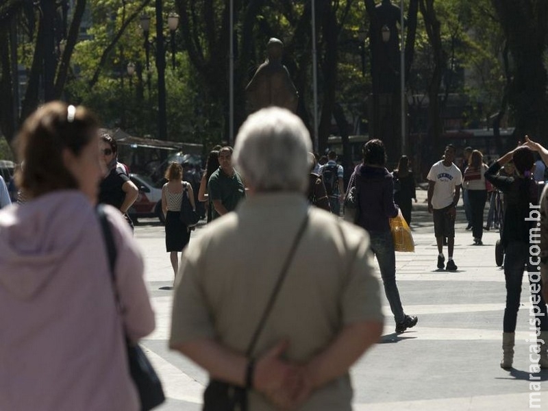 População brasileira deve chegar a 233,2 milhões em 2047, diz IBGE