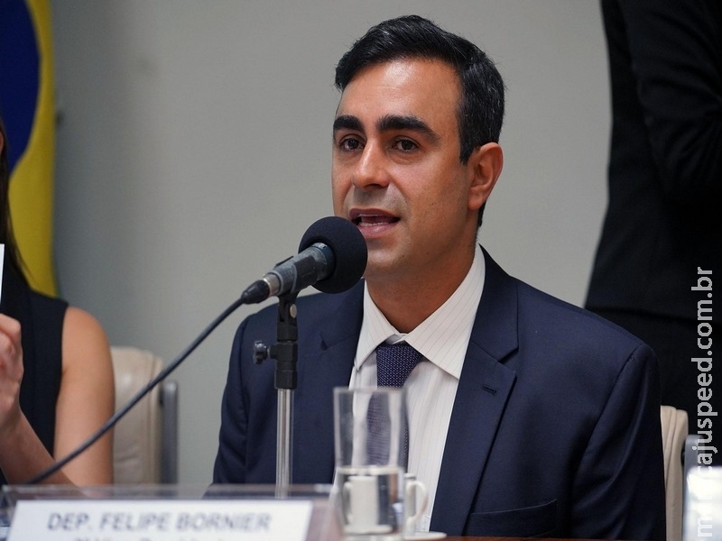 Projeto equipara à extorsão ameaça de divulgar conteúdo íntimo Projeto equipara à extorsão ameaça de divulgar conteúdo íntimo
