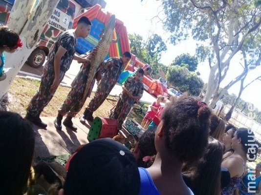 Projeto Florestinha leva Educação Ambiental a 11.120 alunos em 24 escolas de 10 municípios Projeto Florestinha leva Educação Ambiental a 11.120 alunos em 24 escolas de 10 municípios