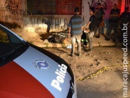 Quatro pessoas morrem e quatro ficam feridas em chacina em São Paulo Quatro pessoas morrem e quatro ficam feridas em chacina em São Paulo