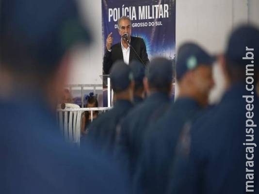 Saia justa: com ex-assessor entre cigarreiros, Reinaldo diz que maus policiais mancham PM de MS