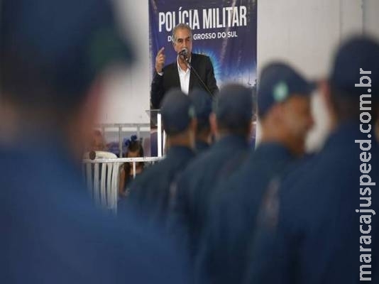 Saia justa: com ex-assessor entre cigarreiros, Reinaldo diz que maus policiais mancham PM de MS Saia justa: com ex-assessor entre cigarreiros, Reinaldo diz que maus policiais mancham PM de MS
