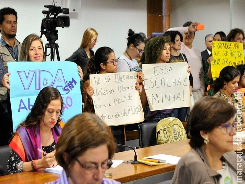 Sugestão de lei que legaliza o aborto divide opiniões na internet Sugestão de lei que legaliza o aborto divide opiniões na internet