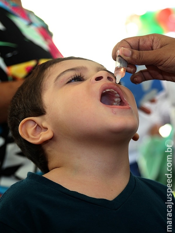 Vacinação é única maneira de prevenir a paralisia infantil Vacinação é única maneira de prevenir a paralisia infantil