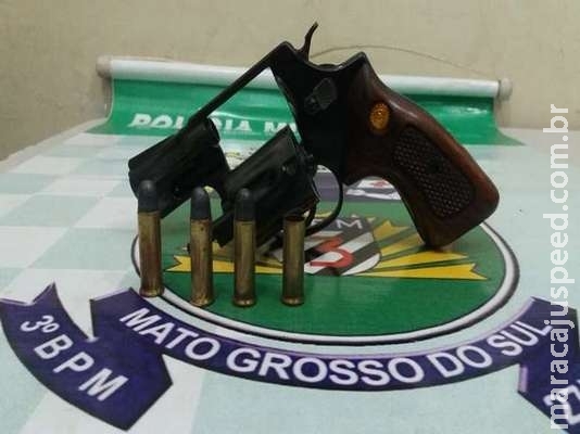 Adolescente muda versão e diz que arma que feriu amigo era de avô