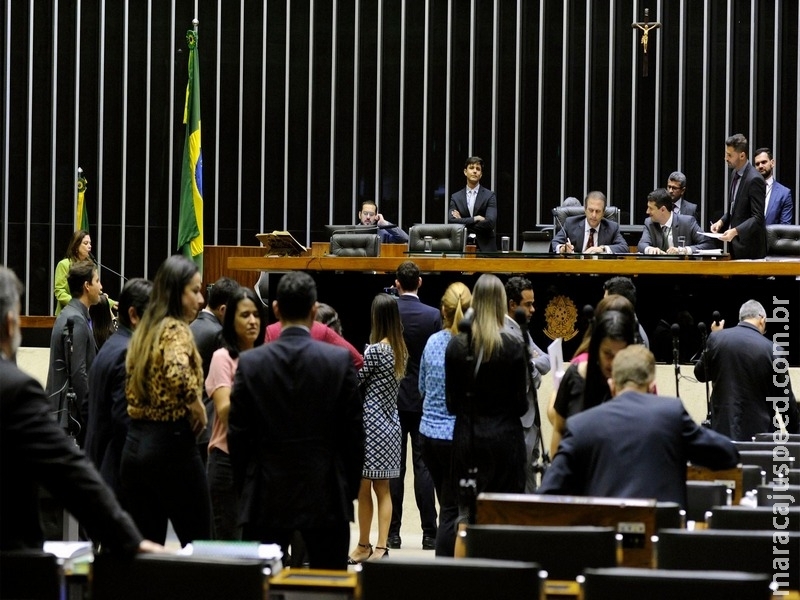 Câmara aprova projeto que agiliza adoção de medidas de proteção às mulheres Câmara aprova projeto que agiliza adoção de medidas de proteção às mulheres