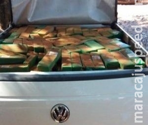 Denúncia de roubo leva a apreensão de veículos carregados com maconha