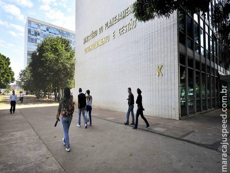 Governo vai propor adiamento de reajuste de servidores para 2020 Governo vai propor adiamento de reajuste de servidores para 2020