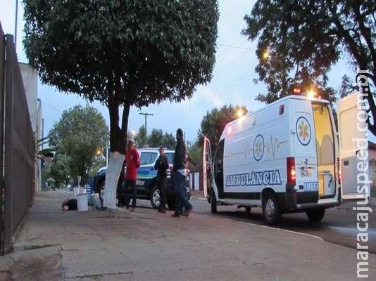Homem é encontrado morto em calçada Homem é encontrado morto em calçada