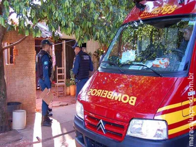 Mãe encontra filho morto dentro de banheiro e polícia investiga caso