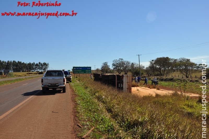 Maracaju: Condutor perde controle de caminhão e cai em barranco na BR-267