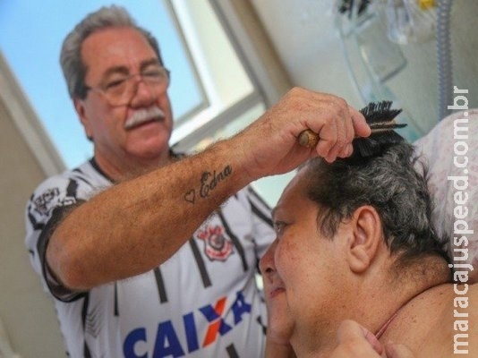 Morre, nesta manhã, dona Edna que durante três anos só conseguia sorrir a Luiz Morre, nesta manhã, dona Edna que durante três anos só conseguia sorrir a Luiz