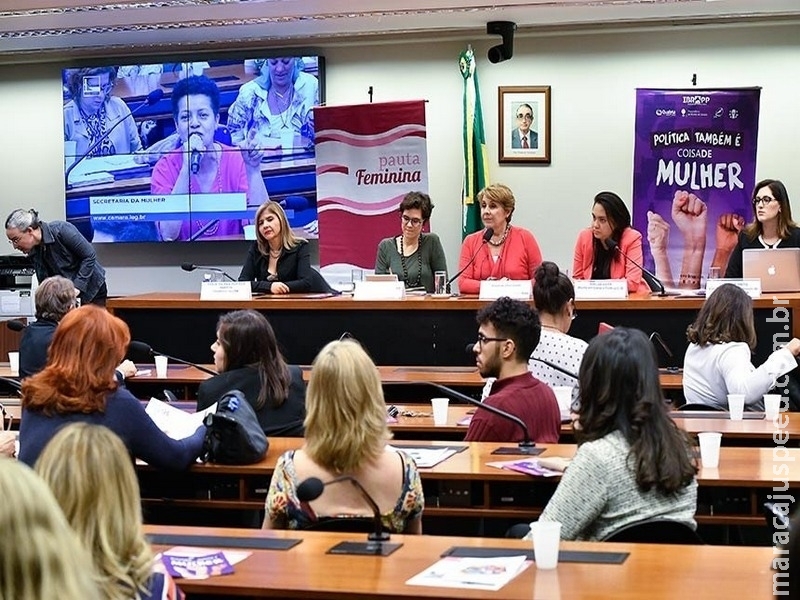 Mulheres discutem violência de gênero na política Mulheres discutem violência de gênero na política