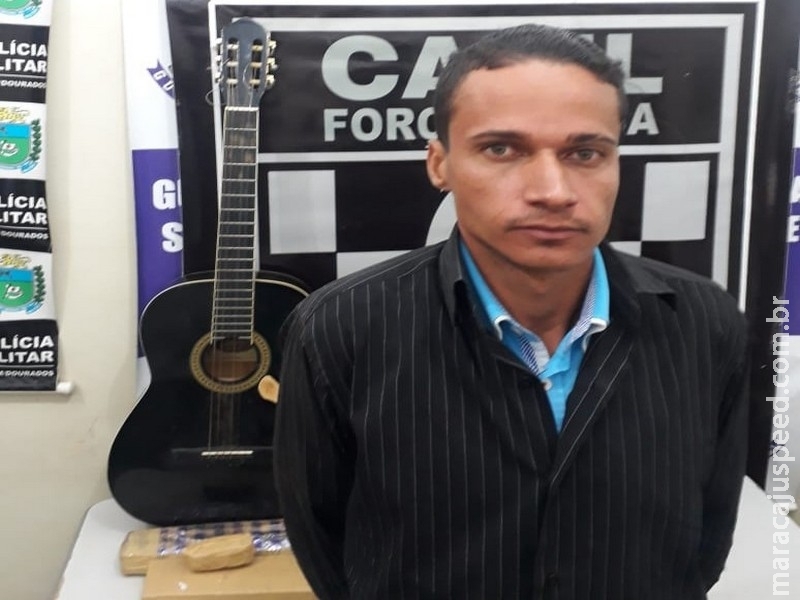 Músico é flagrado com maconha e diz: “minha inspiração para compor”