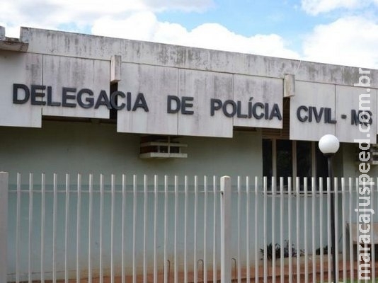 Na frente de filhos, homem é espancado por grupo de 15 na saída de exposição