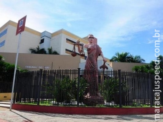 Operadora é condenada a pagar R$ 10 mil de danos morais por cobrança indevida