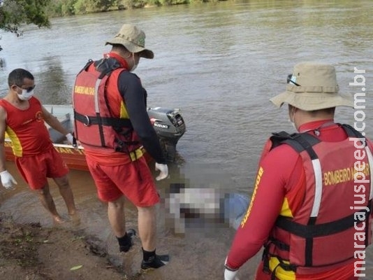 Pescadores encontram corpo de adolescente que sumiu em cachoeira Pescadores encontram corpo de adolescente que sumiu em cachoeira