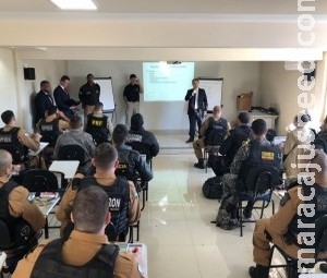 Policiais dos EUA vão treinar agentes brasileiros para ação em fronteira Policiais dos EUA vão treinar agentes brasileiros para ação em fronteira