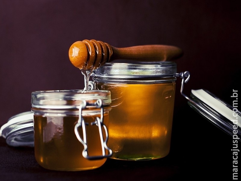 Por que autoridades britânicas recomendam mel (e não antibióticos) contra a tosse