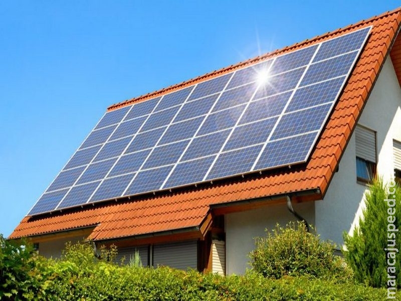 Produção de energia solar em casa traz polêmica para o país Produção de energia solar em casa traz polêmica para o país