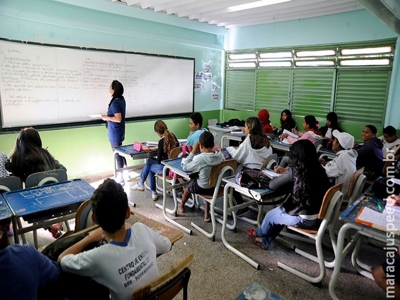 Projeto cria programa de auxílio a estudantes com baixo rendimento