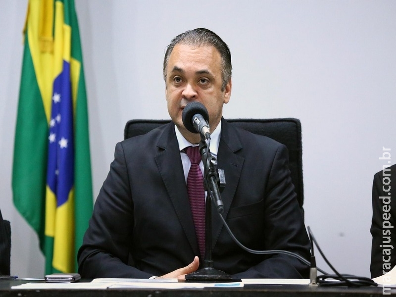 Projeto inclui o botijão de gás entre os itens da cesta básica Projeto inclui o botijão de gás entre os itens da cesta básica