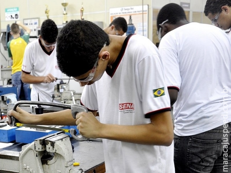 Projeto quer incentivar capacitação de jovens de abrigos ou casas de reabilitação Projeto quer incentivar capacitação de jovens de abrigos ou casas de reabilitação