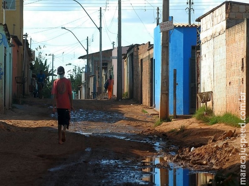 Seis em cada dez crianças no Brasil vivem na pobreza, diz Unicef Seis em cada dez crianças no Brasil vivem na pobreza, diz Unicef