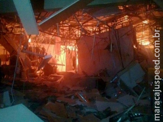 Sem banco após explosão, moradores e lojistas falam de transtorno e queda de 50% nas vendas em MS