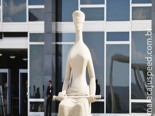 STF discute em agosto reajuste de salário de ministros para 2019